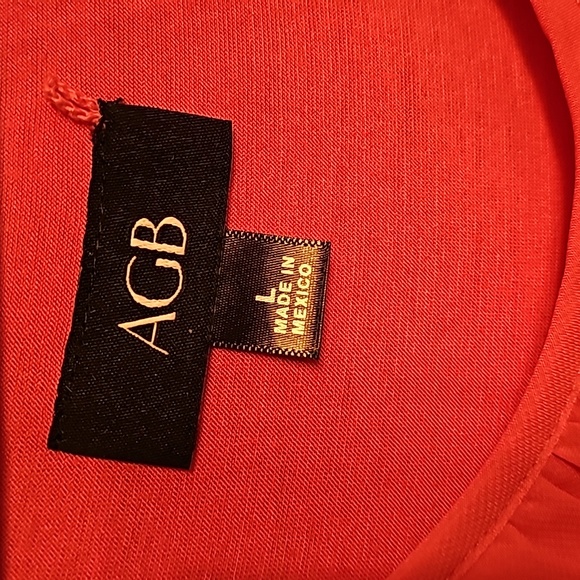 Blouse - Picture 2 of 3